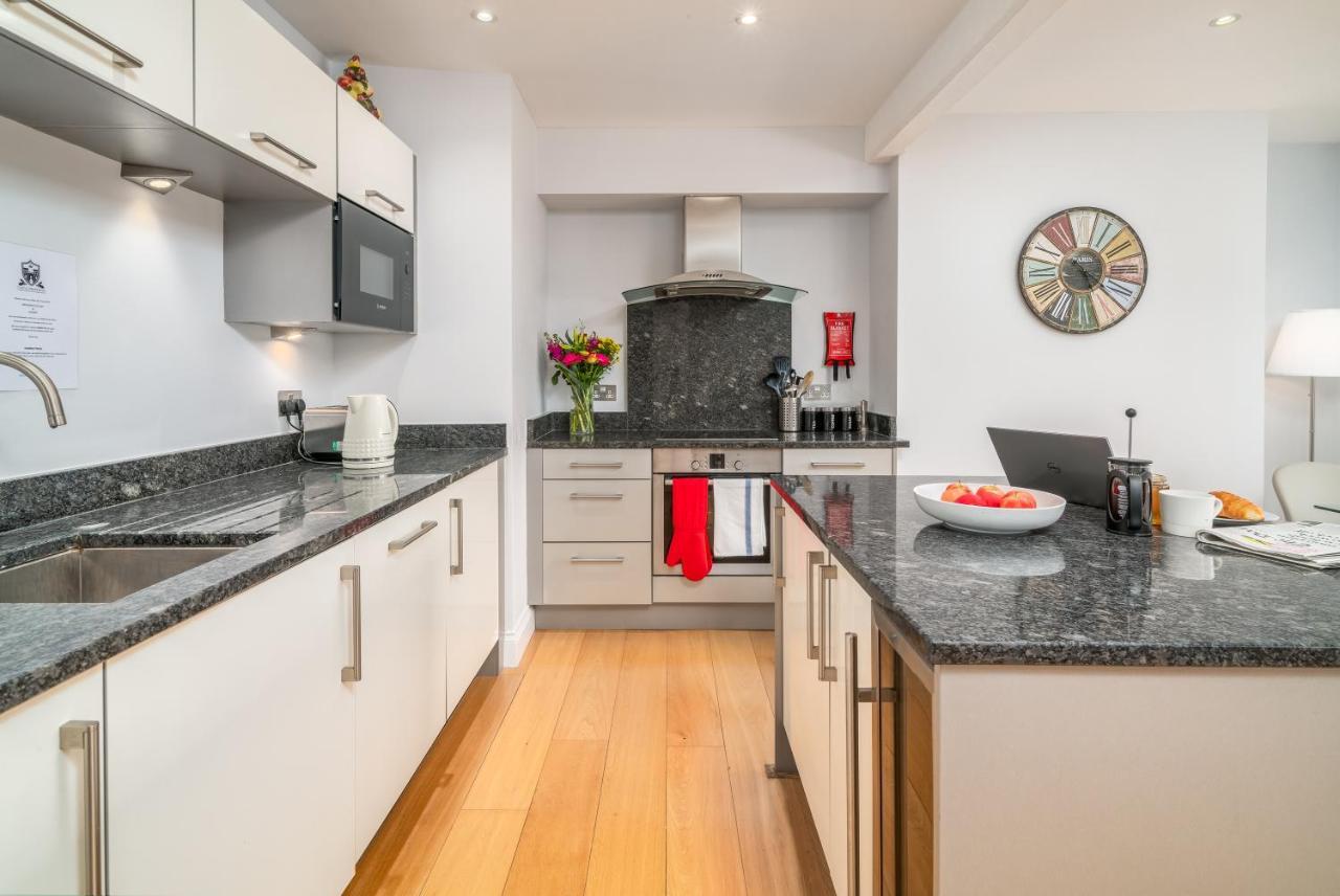 Castle Properties:Eton-The College Windsor Exteriör bild