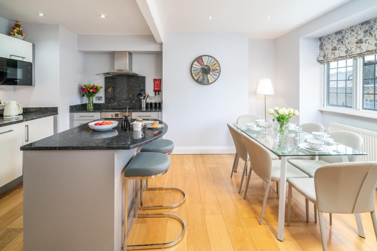 Castle Properties:Eton-The College Windsor Exteriör bild