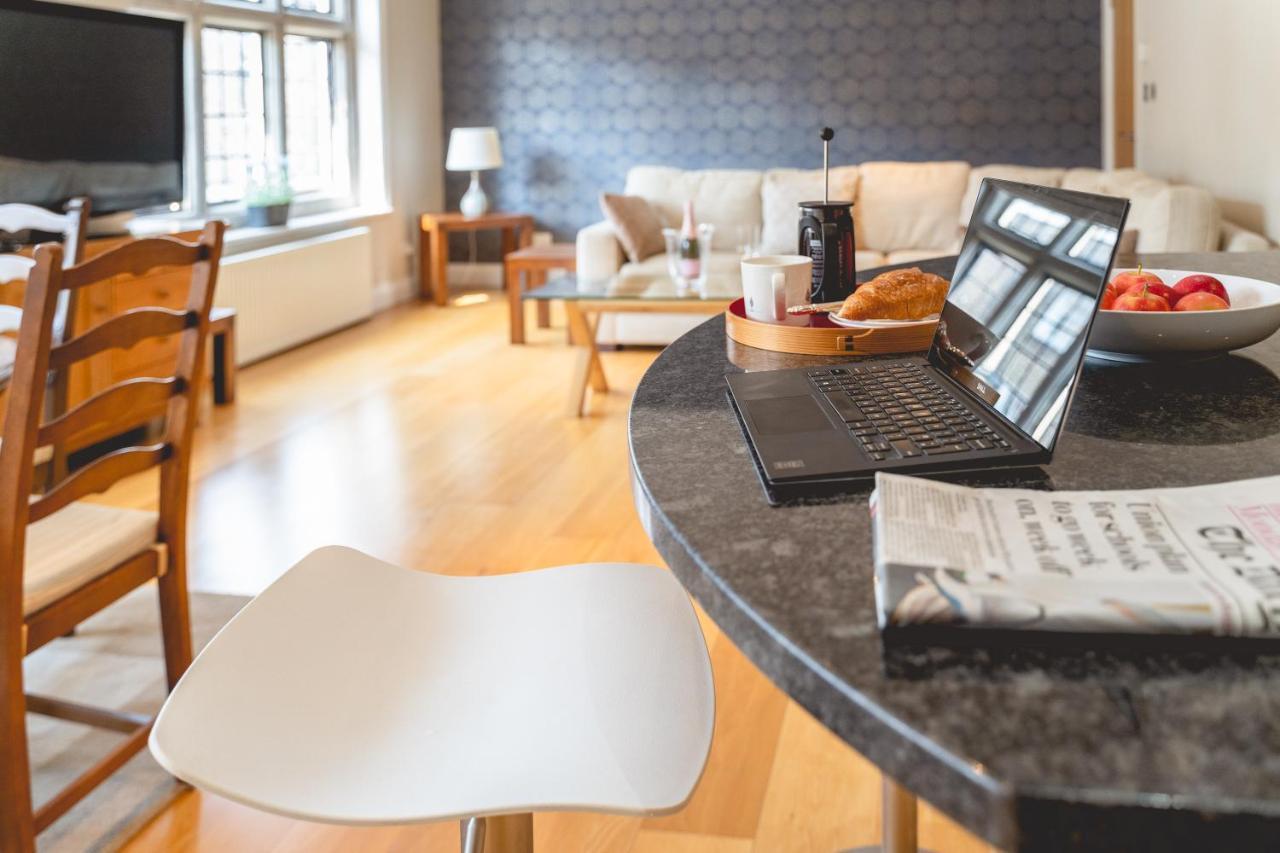 Castle Properties:Eton-The College Windsor Exteriör bild