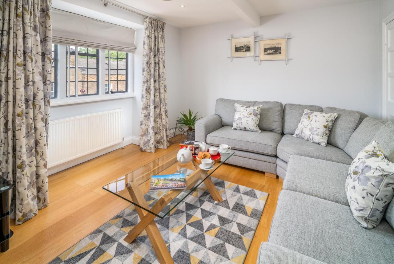 Castle Properties:Eton-The College Windsor Exteriör bild