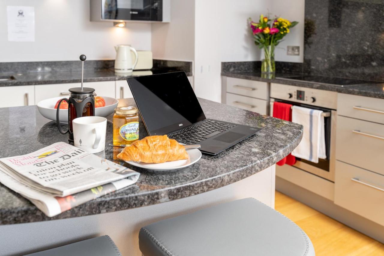 Castle Properties:Eton-The College Windsor Exteriör bild