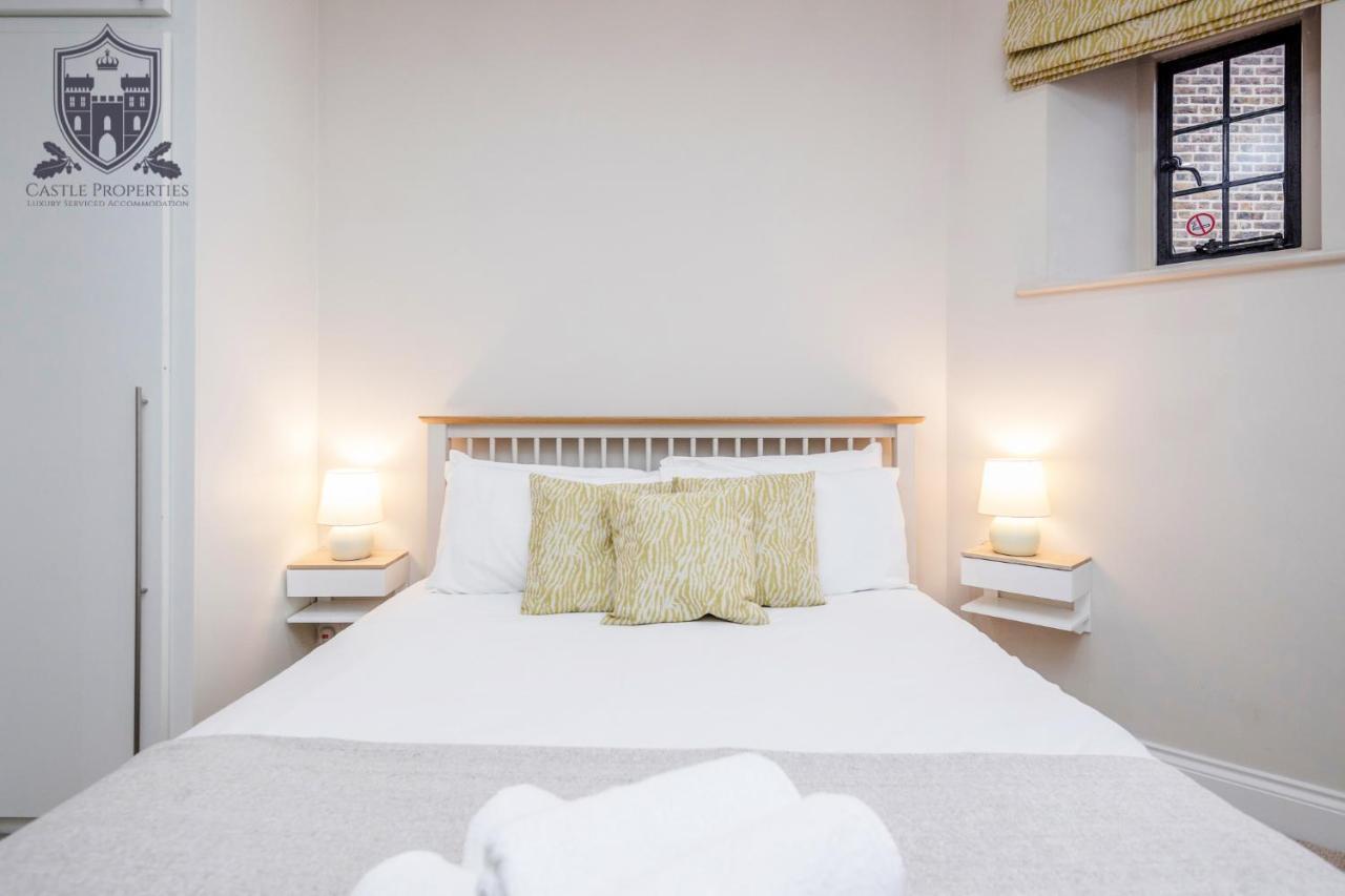 Castle Properties:Eton-The College Windsor Exteriör bild