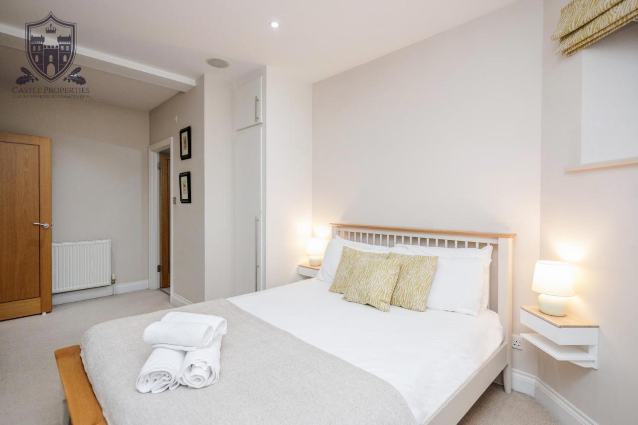 Castle Properties:Eton-The College Windsor Exteriör bild