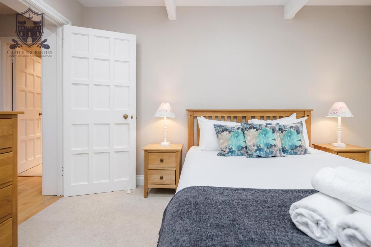 Castle Properties:Eton-The College Windsor Exteriör bild