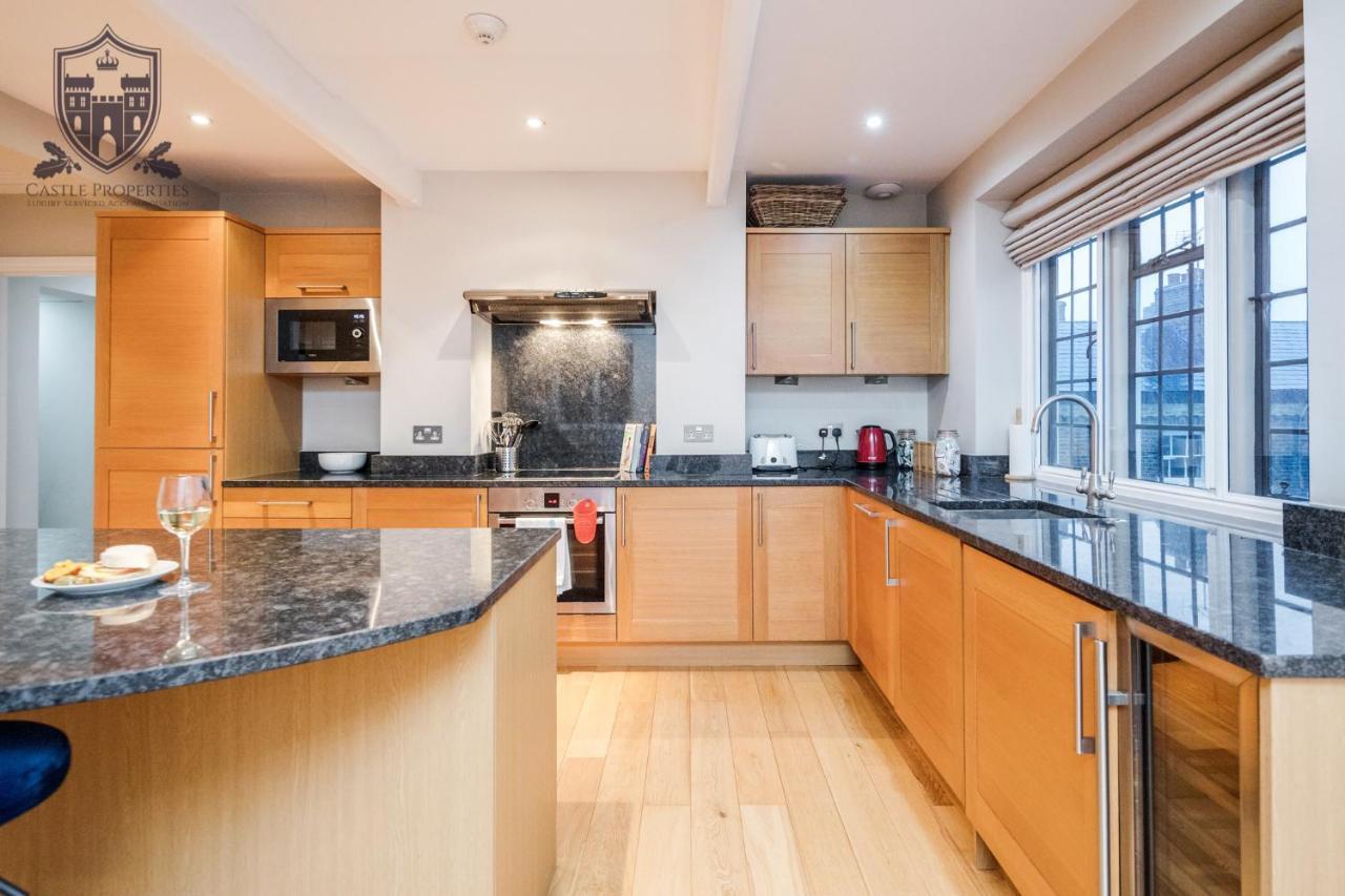 Castle Properties:Eton-The College Windsor Exteriör bild